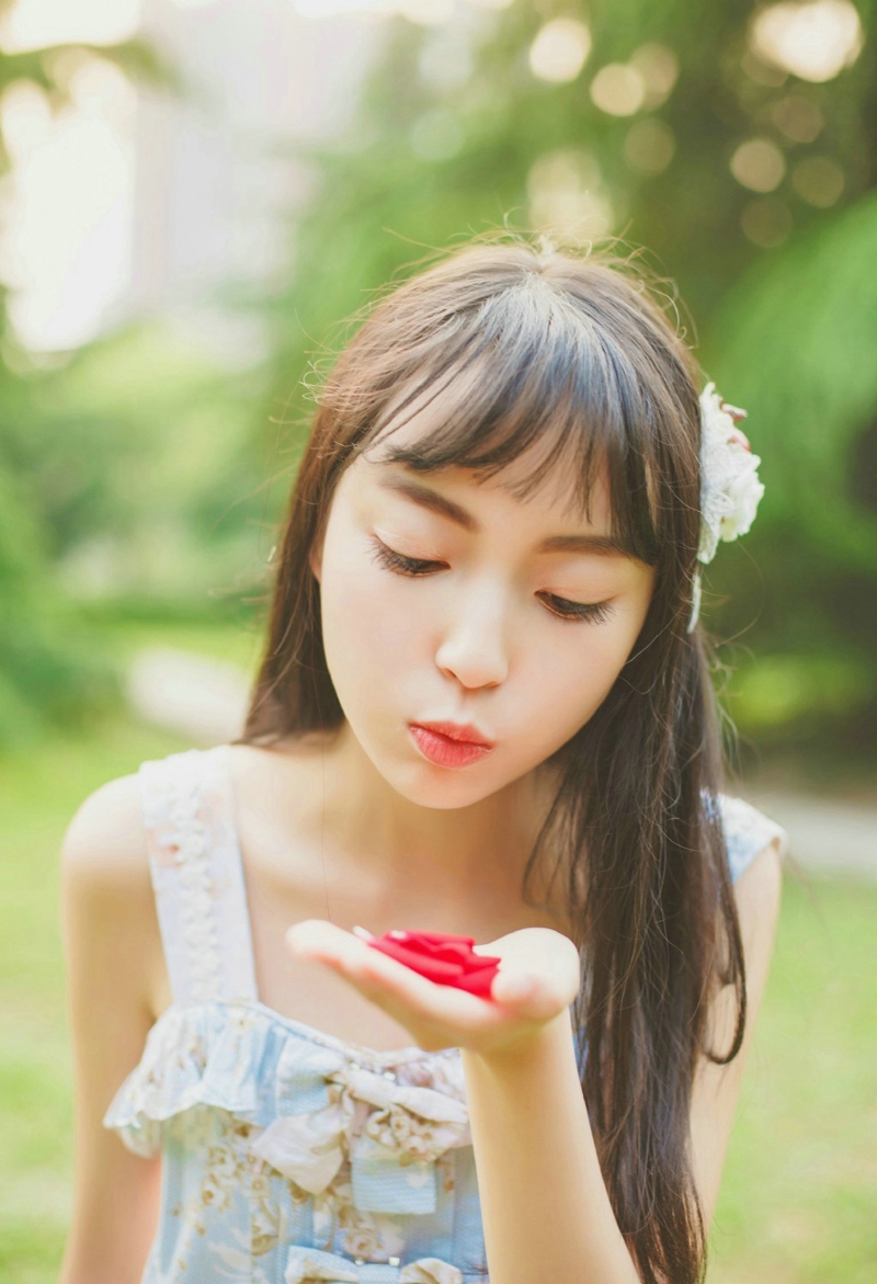 蝴蝶结少女漂亮五官纯真淑女迷人写真