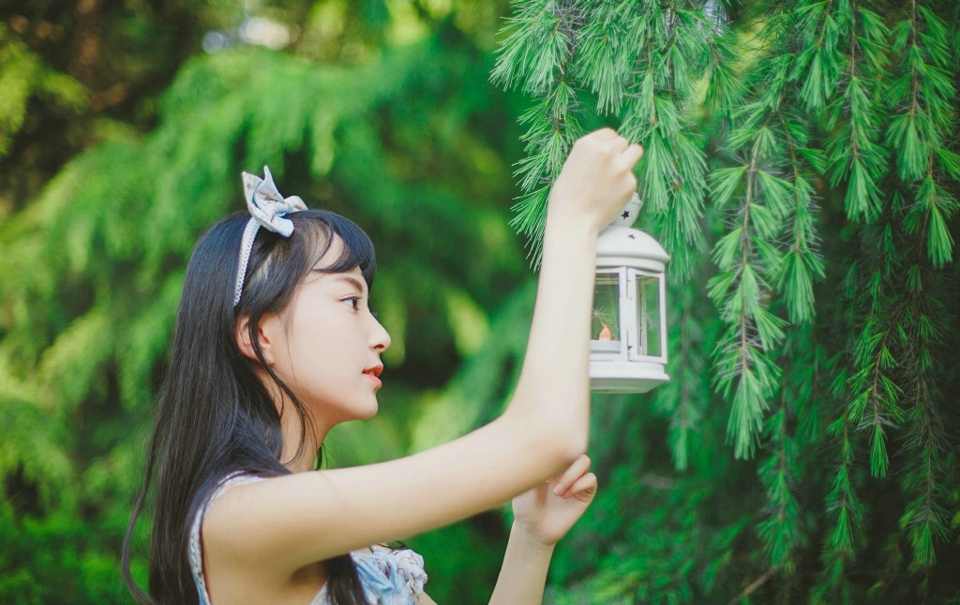 蝴蝶结少女漂亮五官纯真淑女迷人写真