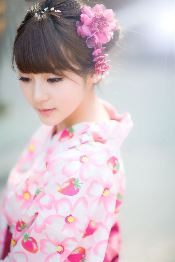 美丽如画的和服少女白皙清新靓丽写真