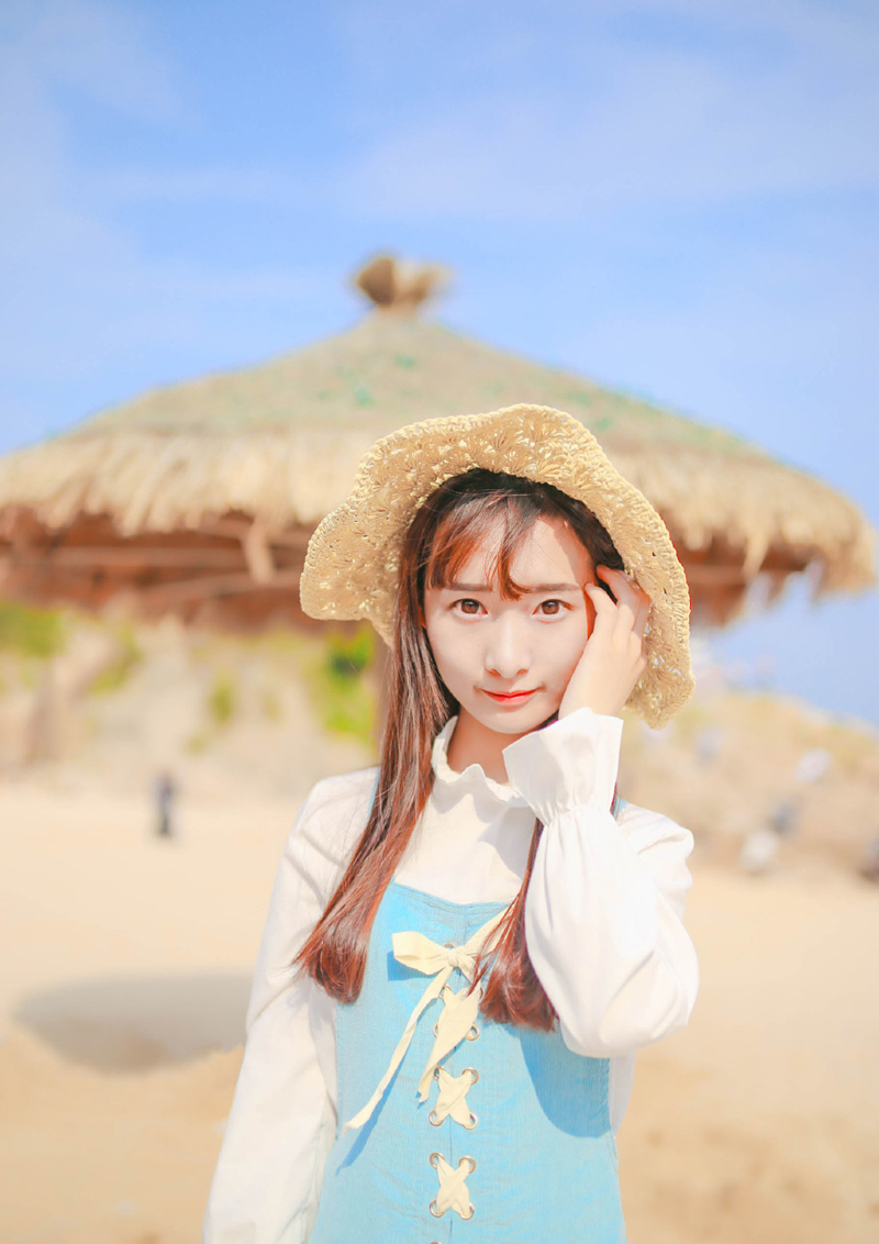 沙滩女孩阳光清纯写真魅力十足