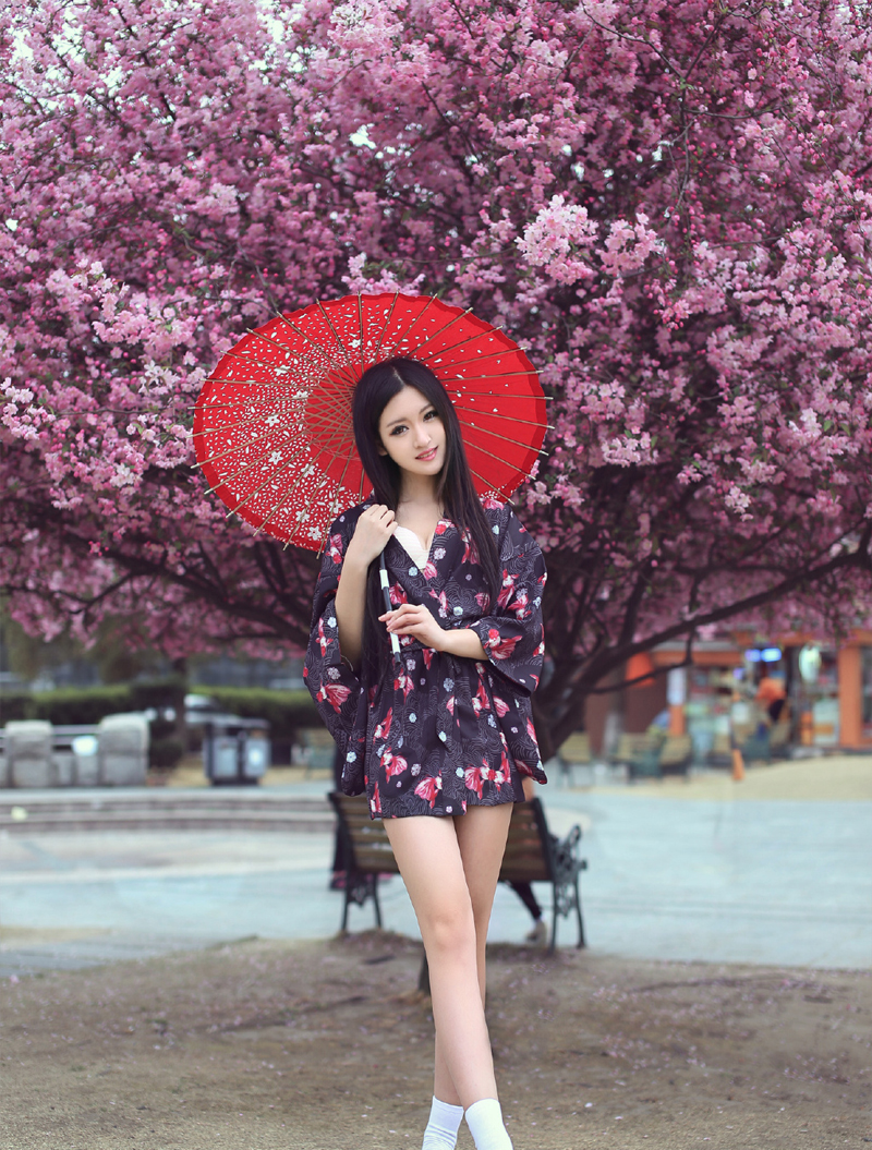 妖娆模特沈梦瑶和服写真性感长腿挡不住
