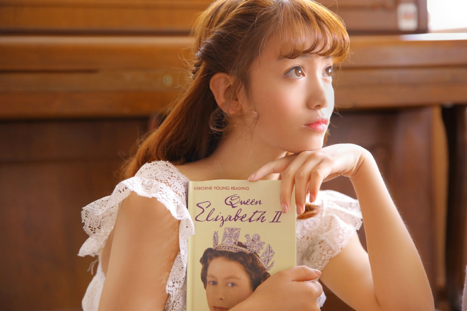 甜美大眼少女私房卖萌可爱迷人