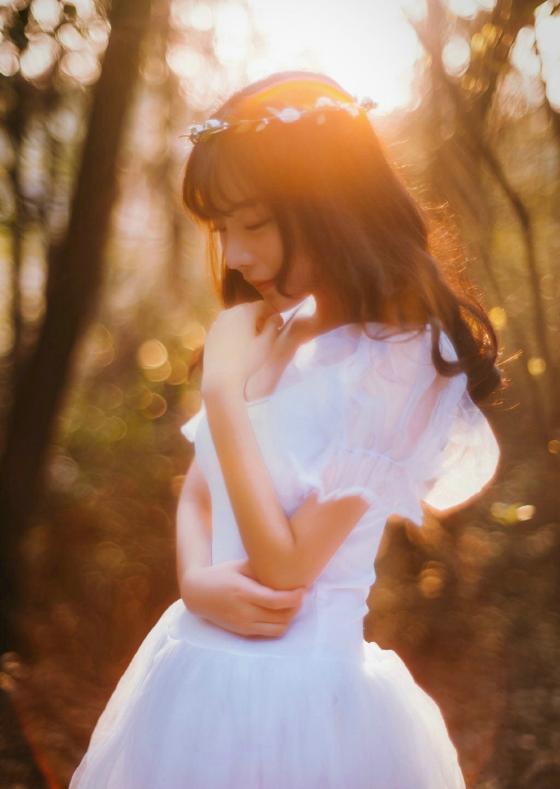 丛林深处的童话公主清新白纱唯美写真