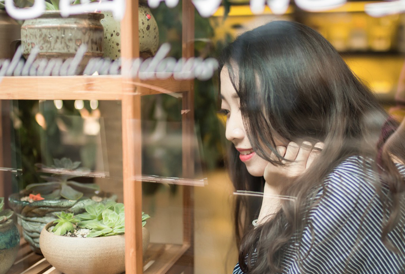 气质女神的休闲下午茶时光