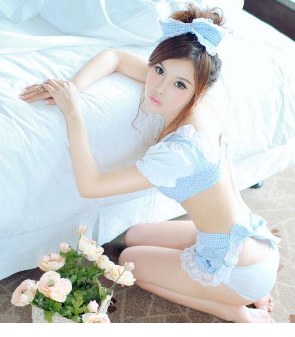 顶级气质美女私房嫩白美胸诱人