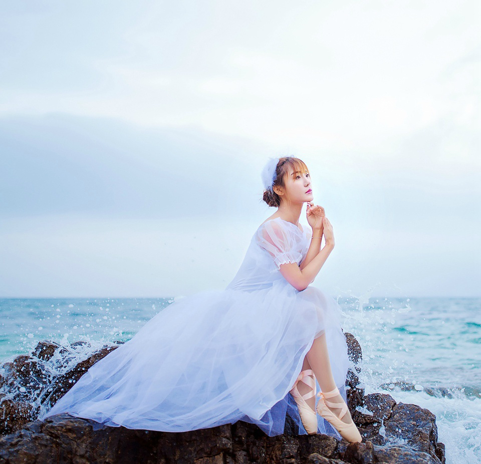 芭蕾少女清新海边唯美写真