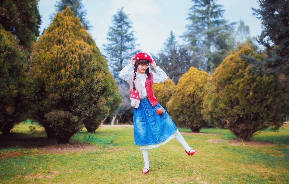 童话少女户外可爱写真甜美可人