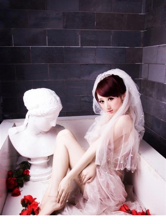 酥胸小美女勾起占有欲有木有