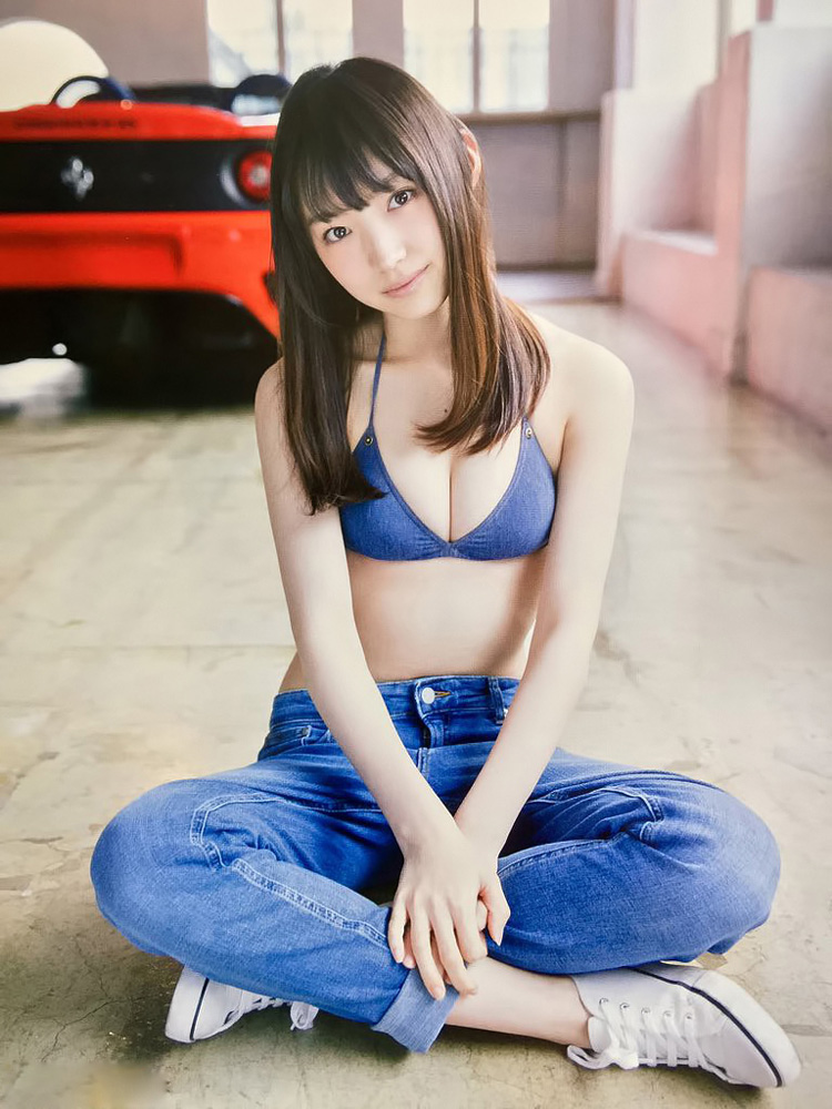 16岁萌妹太田梦莉拍性感写真