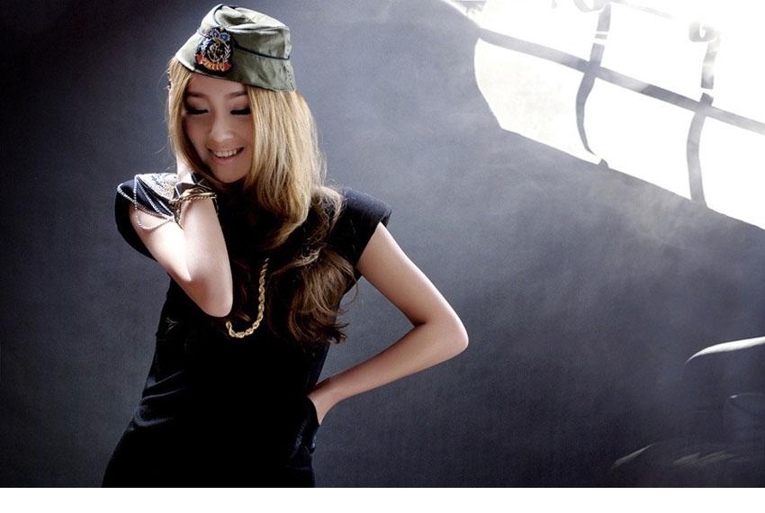 美女嫩模热辣女警制服诱惑