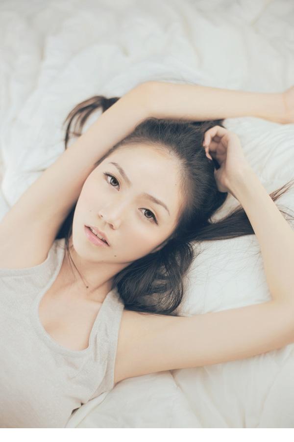 迷人如水MM白皙肌肤气质清新