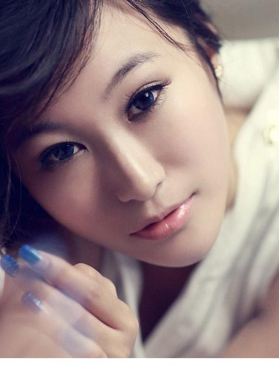 气质女神迷人白色诱惑