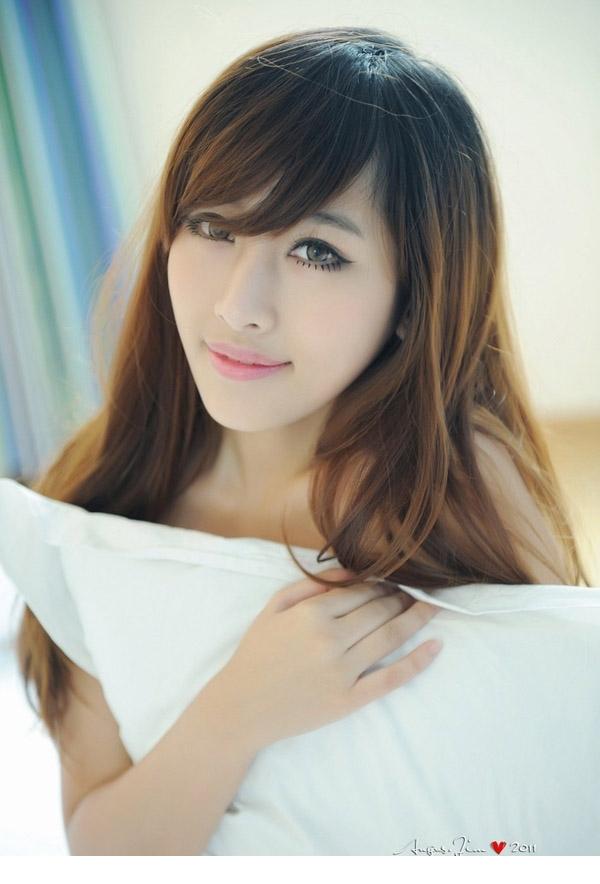 慵懒小美女诱惑私房没穿内衣