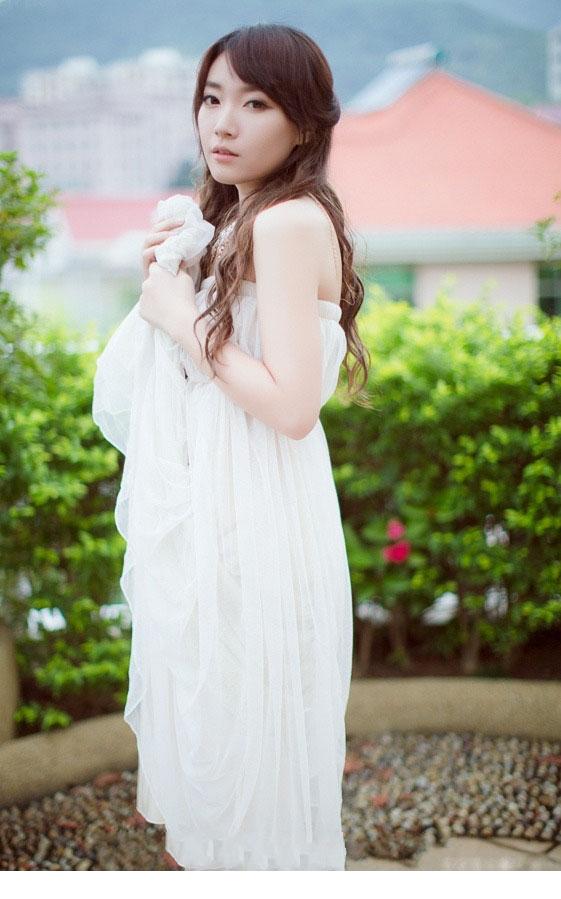 气质公主白色纱裙唯美图片