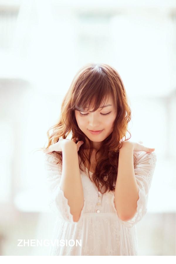 甜美气质美女清爽迷人写真