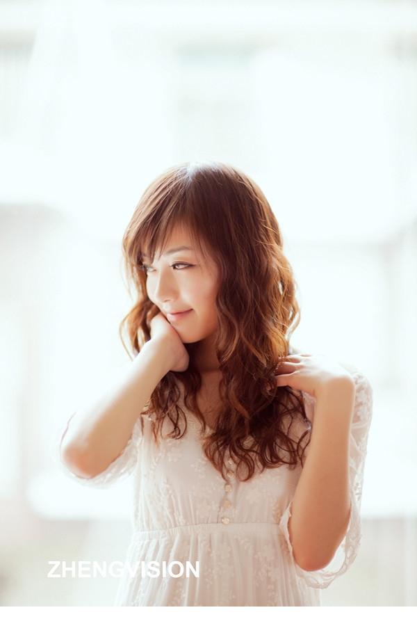 甜美气质美女清爽迷人写真