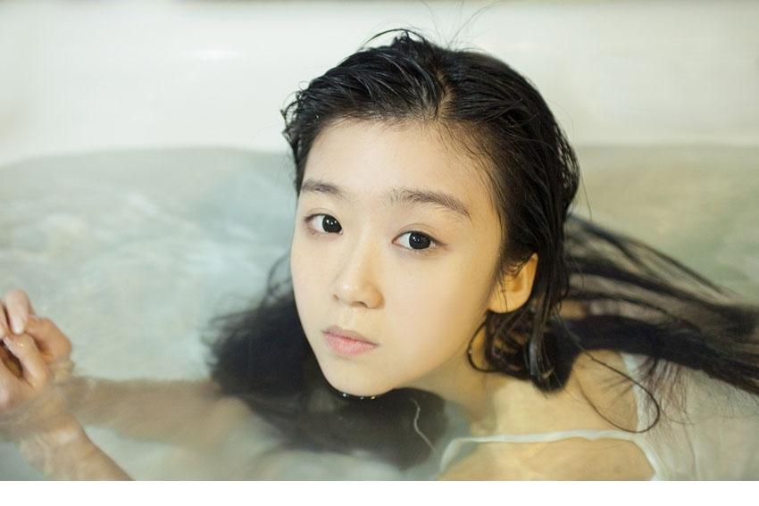 清纯90后美女浴室湿身私房图片
