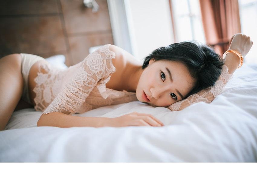 小美女清新气质诱惑蕾丝私房
