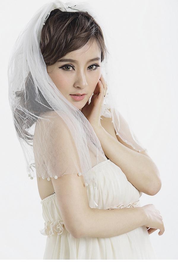 美女模特性感裸色出镜