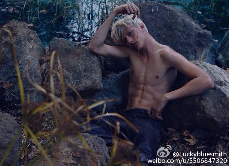 好看的欧美男模lucky blue smith写真图片