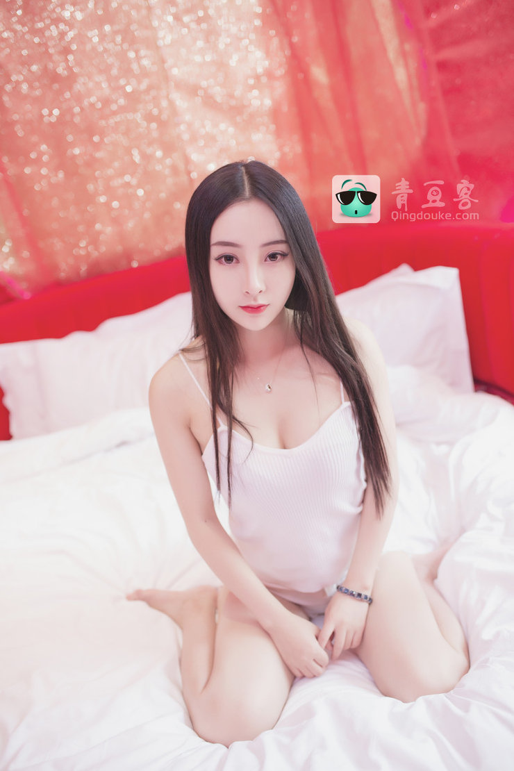 床上迷人小妖精陳Vicky私房照片