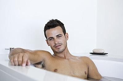 洗澡的男人性感照图片