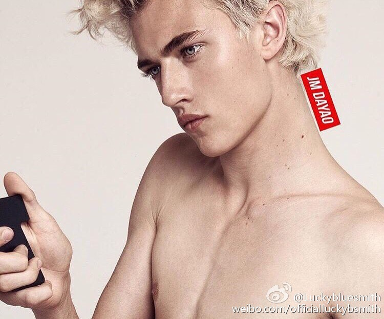 顶级欧美男模lucky blue smith照片