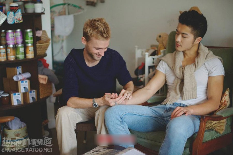 超有爱的男男帅哥肌肉照片