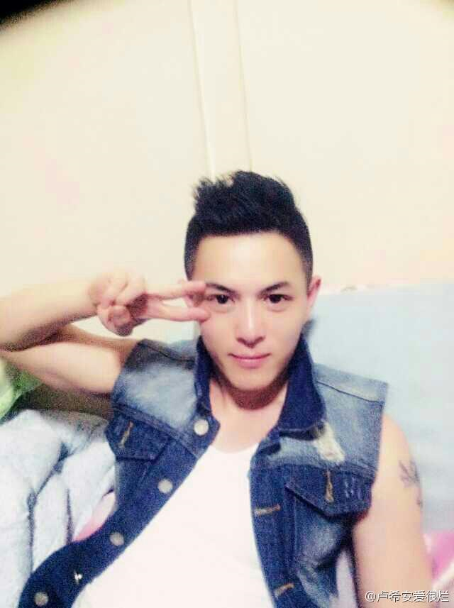 中国男模卢希安图片
