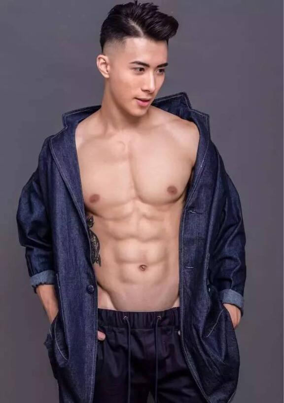 小鲜肉体校帅哥艺术写真图片