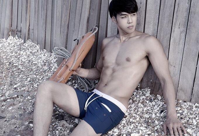 25张中国男模性感的肌肉小帅哥图片