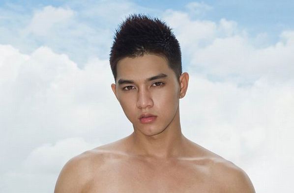 香港男艺人肌肉健身帅哥黄长发裸上半身性感摄影写真大片