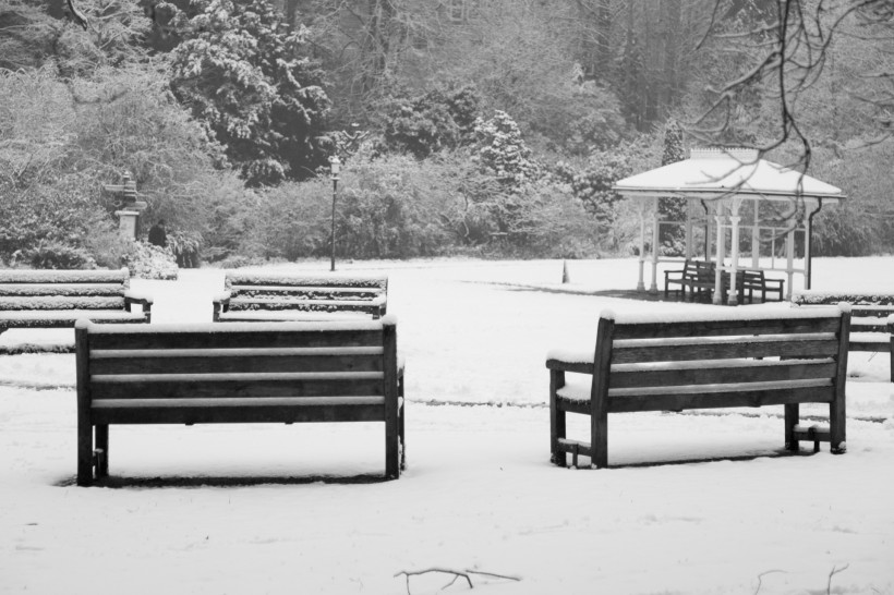 雪后公园长椅图片(20张)
