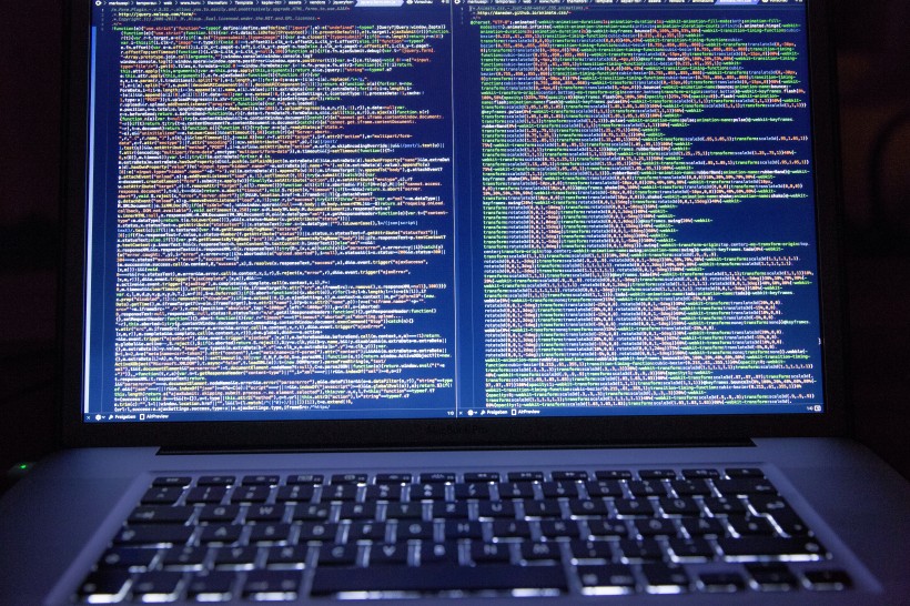 电脑屏幕上显示的代码图片(16张)