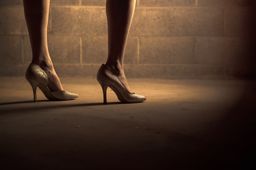 女人脚上的高跟鞋图片(12张)
