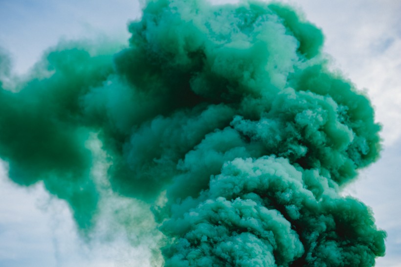 绿色的烟雾弹图片(10张)