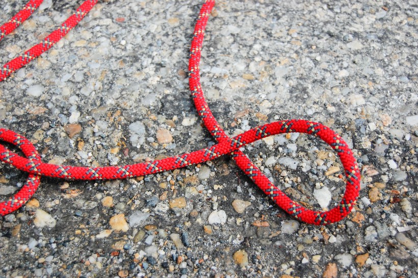 攀岩用的红色攀岩绳图片(11张)