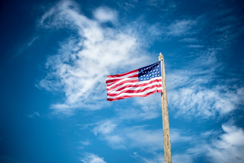 飘扬的美国国旗图片(14张)