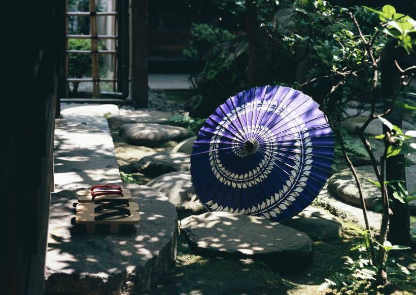 日式庭院油伞图片(6张)