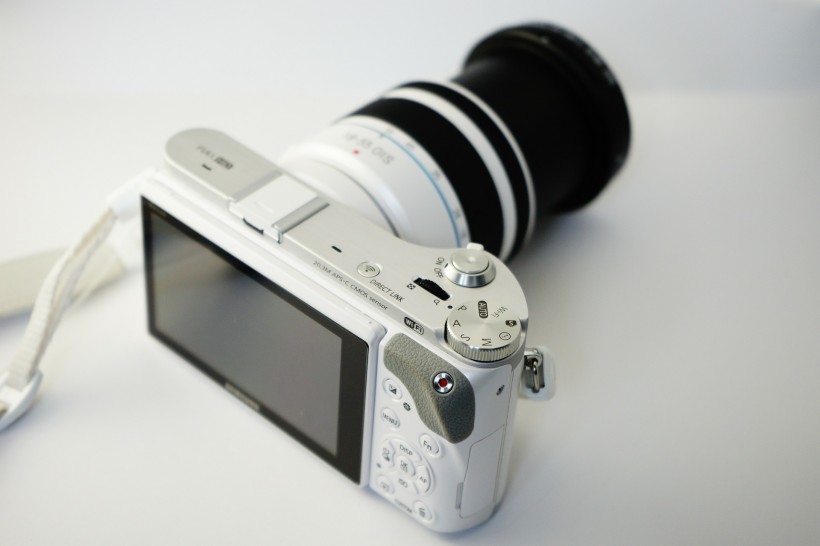 三星NX300相机特写图片(8张)