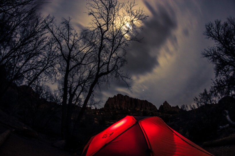 夜晚露营的帐篷图片(16张)