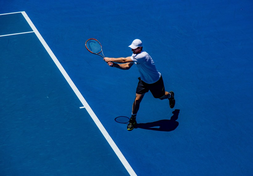 打网球的人图片(10张)