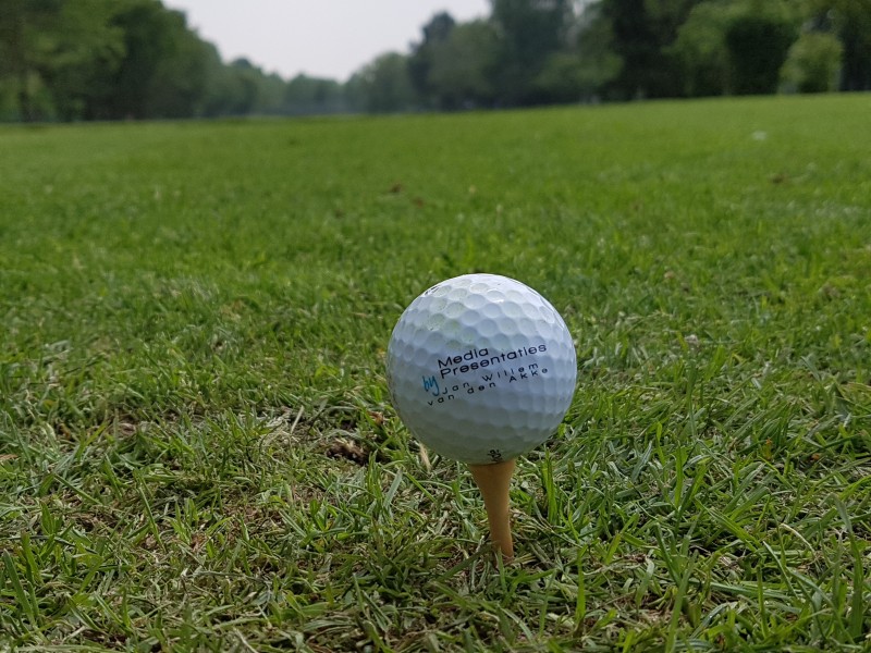 白色的高尔夫球图片(12张)