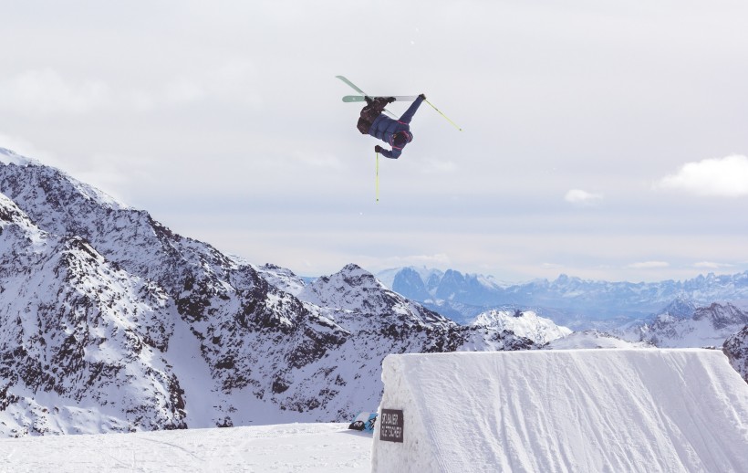 高山滑雪运动图片(9张)