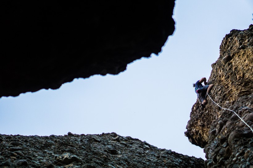 正在攀岩的冒险者图片(15张)