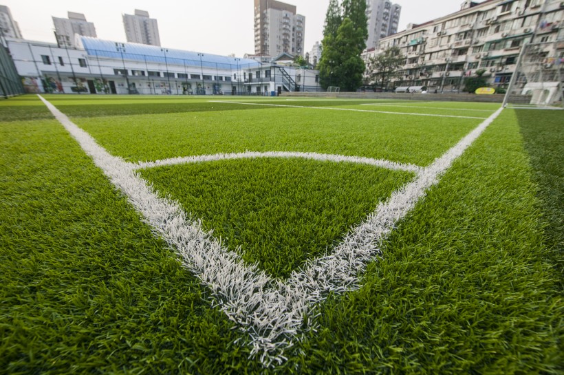 绿色开阔的足球场图片(9张)