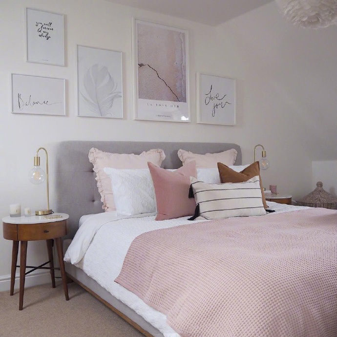 淡粉色的气质温柔房间装修效果图