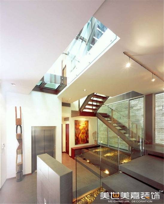 现代现代风格过道楼梯装修效果展示