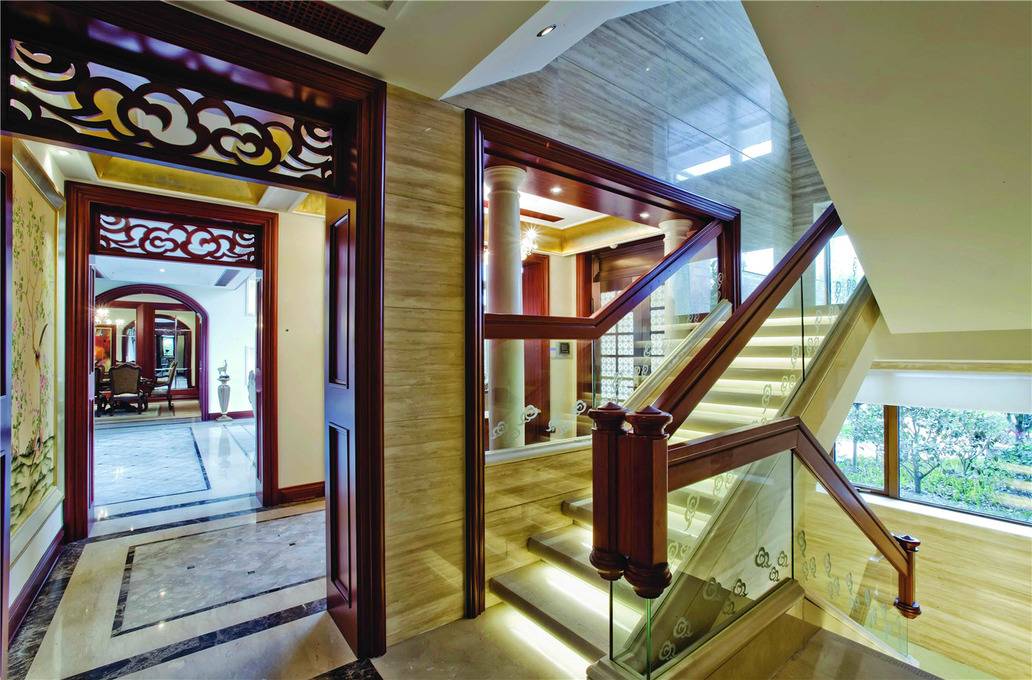 美式别墅过道楼梯设计图
