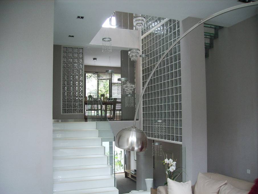现代厨房楼梯图片